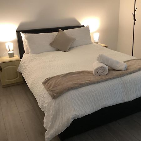 Greater Grace Apartment Desborough Luaran gambar